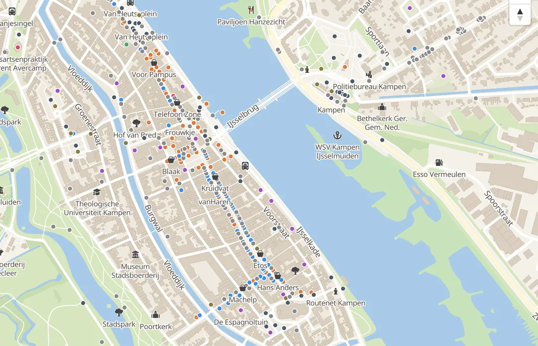 Map of a Kampen shopping street with labeled points of interest for shops, food and services